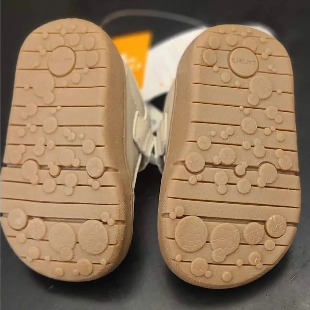 NWT Carter's Beige Kids Sneakers Size 2 (3-6 months)